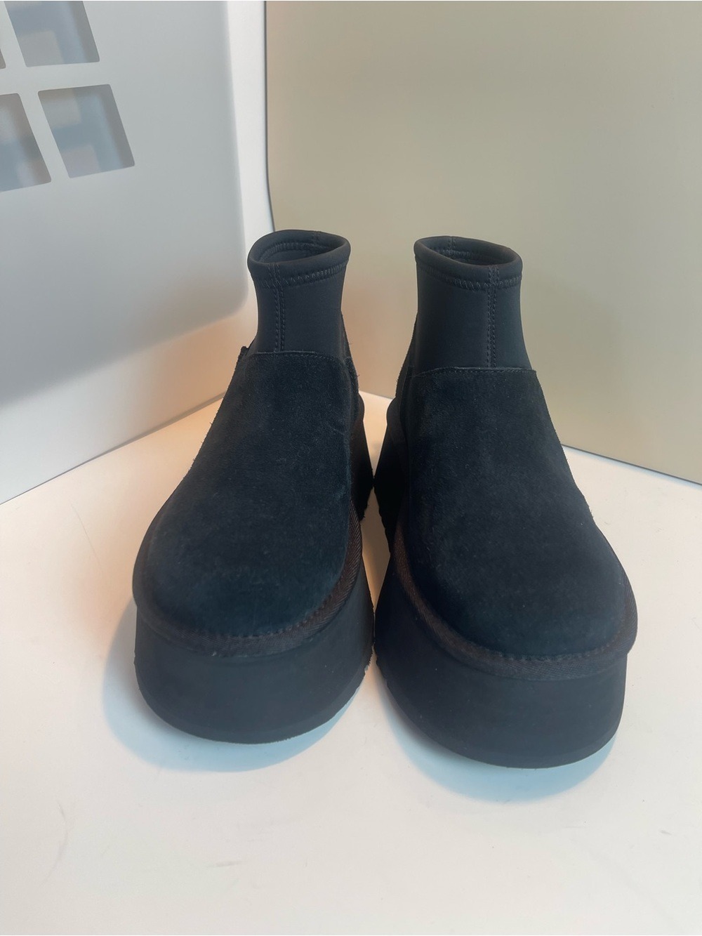 UGG Women’s Classic Mini Dipper Shearling Fur Platform boots Black Sz 6 - Picture 5 of 13